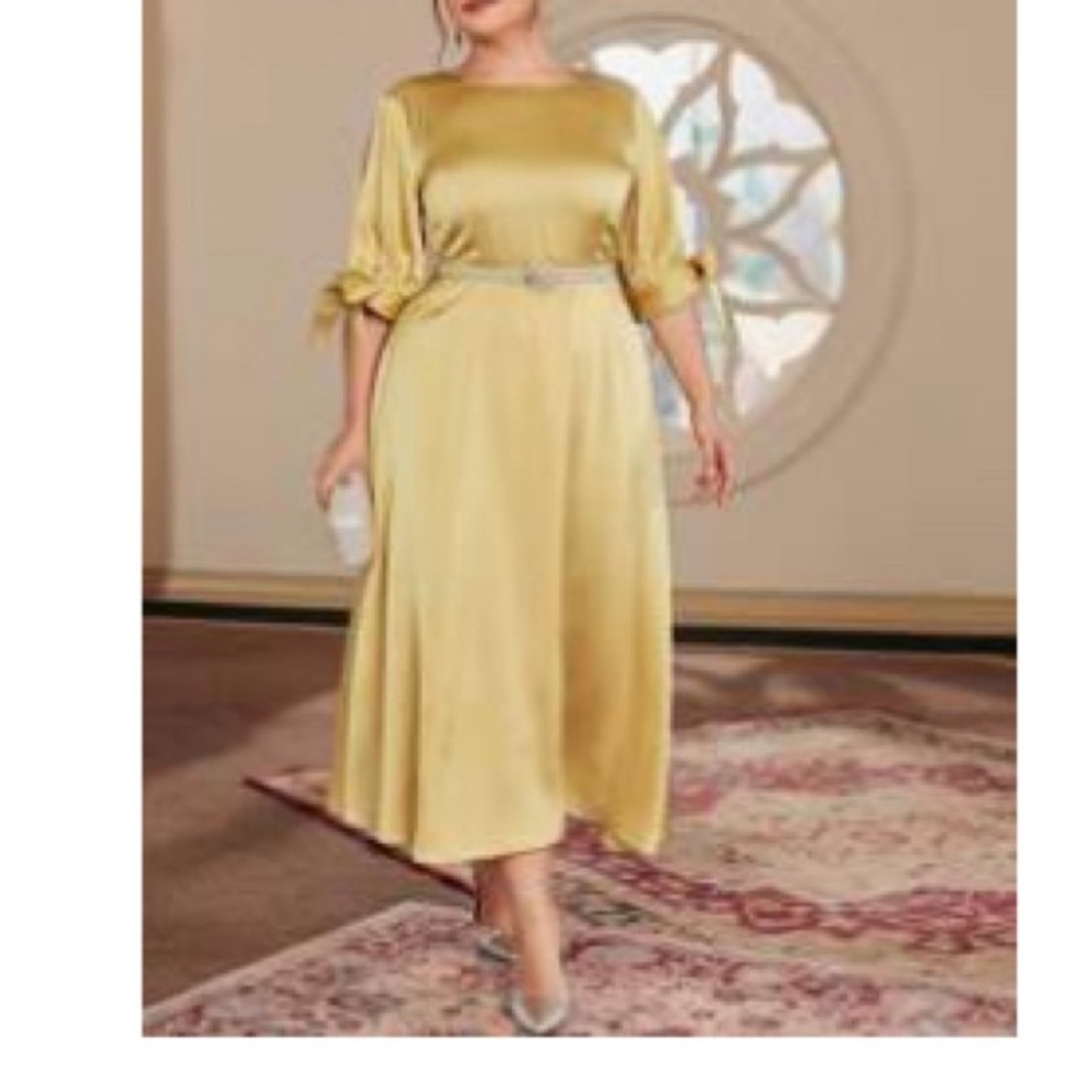 Yellow / Gold Dress Open Sleeves